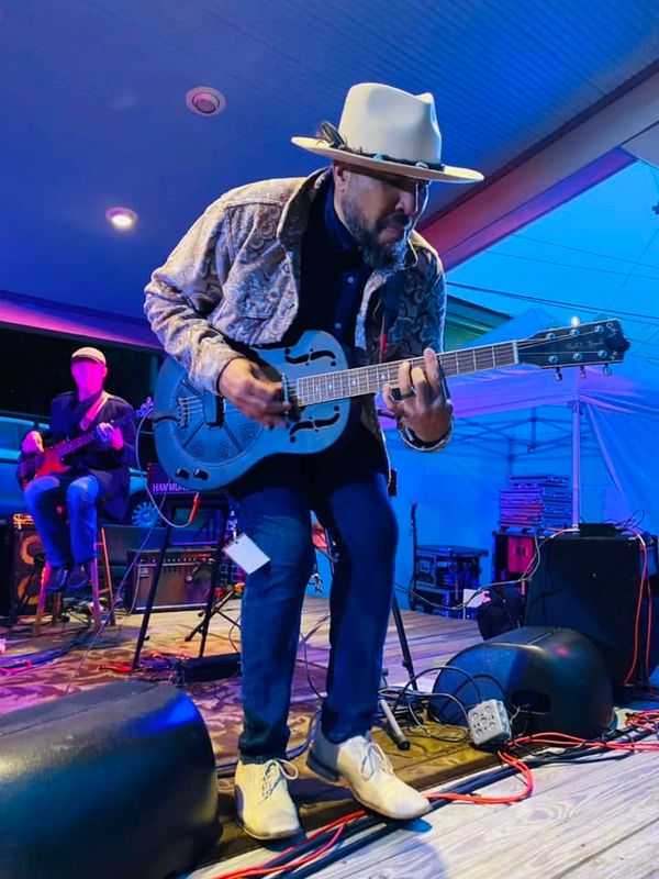 Live Music: Mojo Parker