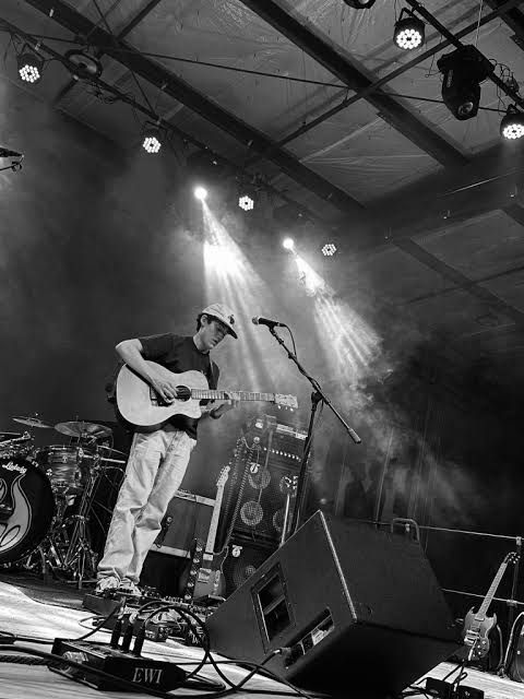 Live Music: John Shenk!