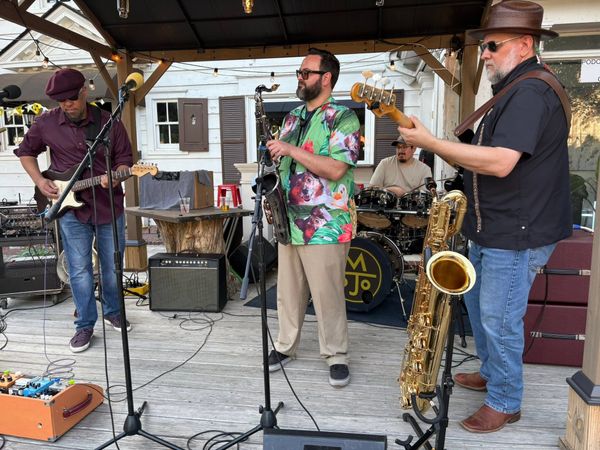 Live Music: Mojo Parker Band