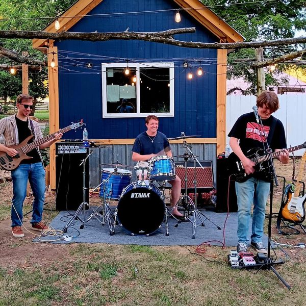 Live Music: The 184's