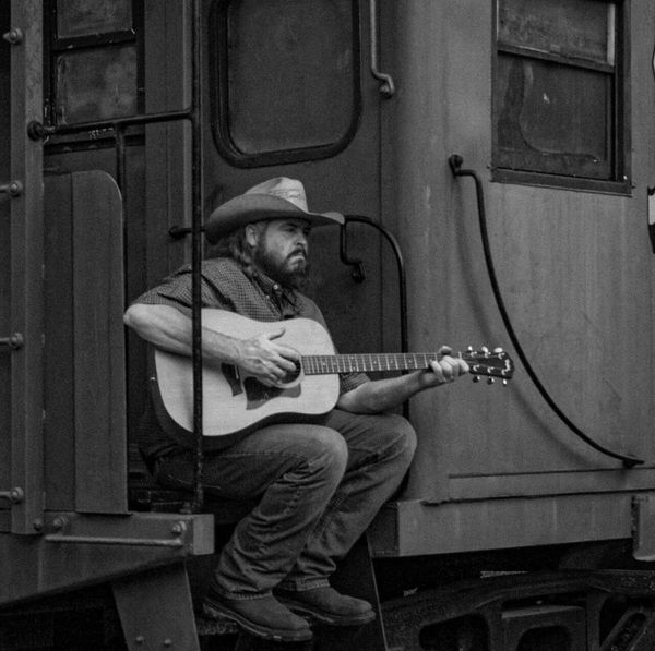 Live Music: Curt Davis